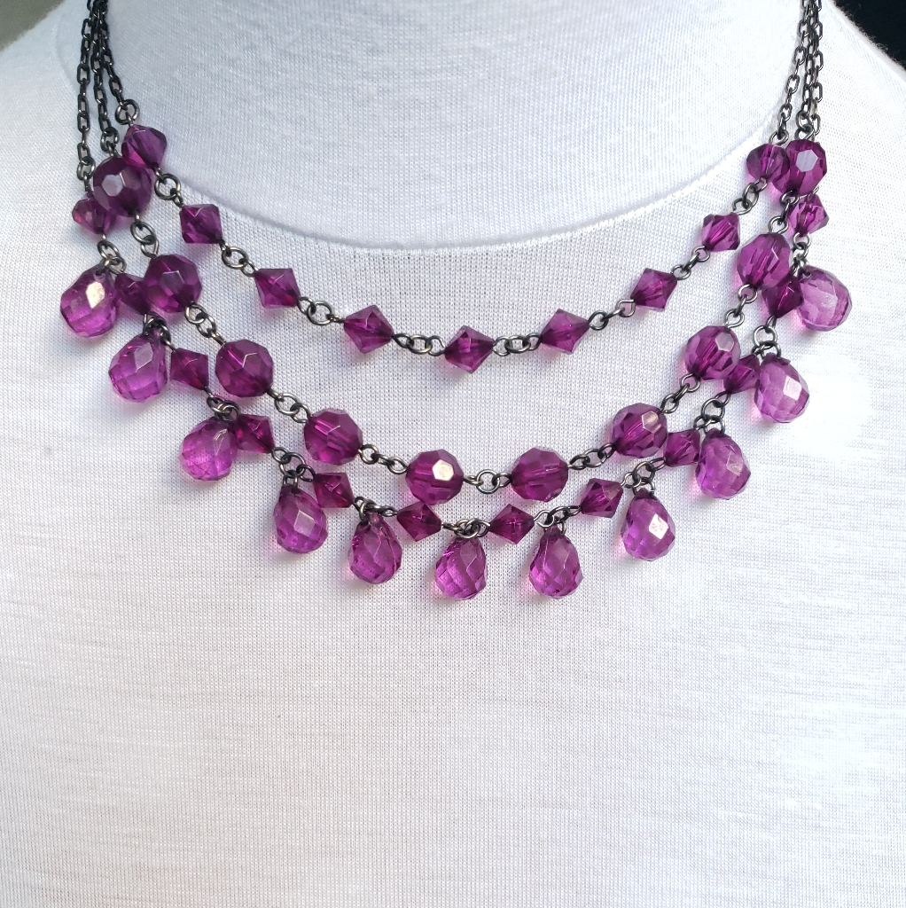 Purple Faceted Teardrop And Round Stones Necklace 12$